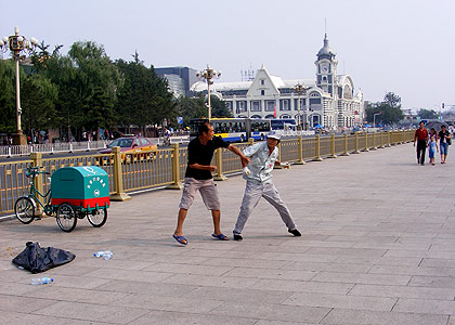 Pelea en la Plaza Tiananmen