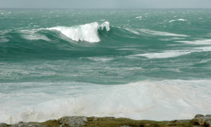 Size of a house! Some 15 to 20 footers were churned up as Ireland plunged back into deepest winter recently. Water 9, air 2, wind, galeforce. T'was all lens, no board. Pic: j 07