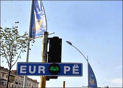 Këshilli i Ministrave të BE-së hapi dritën e gjelbër që shqiptarët të udhëtojnë pa viza në vendet e Shengenit evropian.