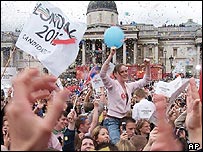 İngilizler zaferlerini kutluyor