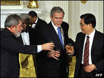 Bush ve diğer liderler