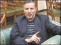 برخی کارشناسان، دستگيری عطالله مهاجرانی را پيامی می دانند که در فضای ملتهب سياسی، می تواند معناهای متعدد داشته