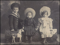 Robert Kelly, John and Emma Sarah Pollin 