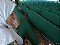 Toplu öldürülenlerin tabutları
