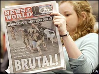 İngiliz askerlerin sivillere yönelik saldırısına ilişkin görüntülerini aktaran gazete