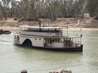 Sailing up the Murray River