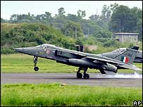 فوجی اڈے (فائل فوٹو)