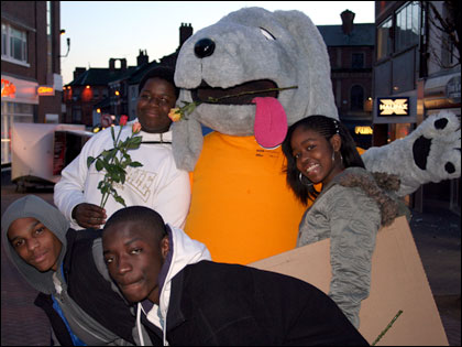 Mac the dog spreads the happiness 