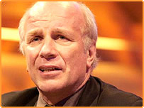 بی بی سی کے ڈائرکٹر جنرل گریگ ڈائیک جنہوں نے ہٹن رپورٹ کے بعد استعفی دے دیا