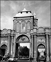 سردر باغ ملی- عکس از جواد تهامی