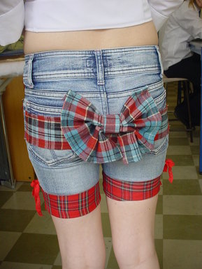 Tartan shorts with bow