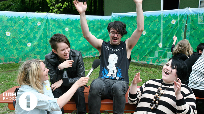 Edith with The Gossip