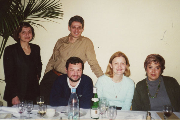 (од лево) Валентина Велевска, Зоран Стевановски, (седат) Златко Андреевски, Маја Петрушевска и Жанета Скерлев