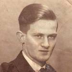 David Pollard remembers the community spirit of wartime Gloucester -and the day he nearly lost his head!