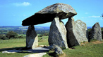 Cromlech Pentre Ifanc © Hawlfraint y goron (2008) Croeso Cymru