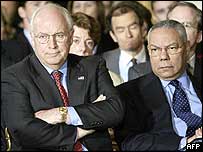 Viceprezident Dick Cheney(vlevo) s ministrem zahraničí colinem Powellem