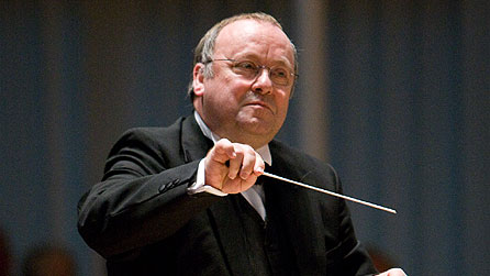 Alex Norton conducts the BBC Scottish Symphony Orchestra