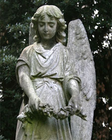 'Angel' mewn mynwent