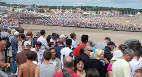 Crowds at the airshow
