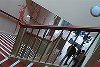 Y tu mewn i Dŷ Siamas