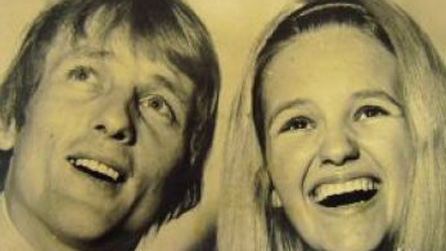 Tony ac Aloma ar glawr eu llyfr