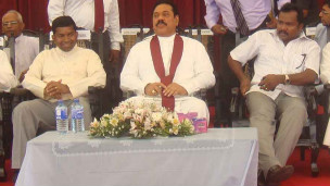 Pillayan (L) together with President Rajapaksa (C) and Minister Karuna