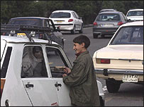 مجمع عمومی سازمان ملل متحد، پارلمان اروپا و سازمانهای بين المللی مدافع حقوق بشر، طی ماههای گذشته ضمن انتشار گزارش هايی از جمهوری اسلامی خواسته اند به اعدام نوجوانان زير ۱۸ سال خاتمه دهد