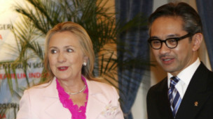 Clinton và Natalegawa