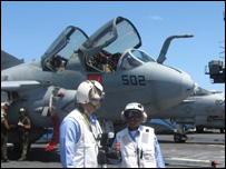 Chiến hạm USS Kitty Hawk trong cuộc tập trận Maladar hồi tháng Chín năm 2007 với Ấn Độ