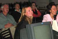 Karen Peacock - ar y chwith