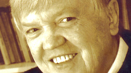 Llun oddi ar glawr 'Llwch'