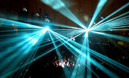 Festa rave no Millennium Dome