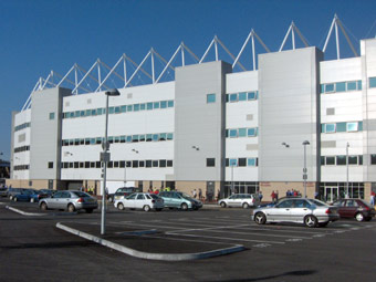 Stadiwm y Liberty yn Abertawe