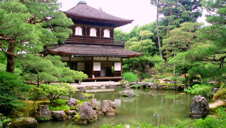Basic phrases in Japanese - © Dianah Ngo - temple in Kyoto