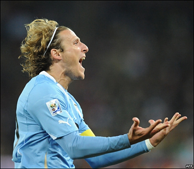 sp_forlan_afp_400x350.jpg