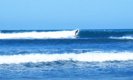 Not to be out shredded, Shiho makes sure she gets her share of golden Aussie lefts. Pic Macklin 07