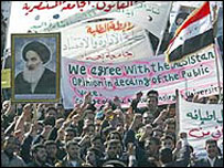 Iraklı şiilerin doğrudan seçim talebiyle 19 Ocak 2004'te Bağdat'taki gösterisi