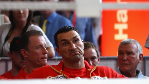 Wladimir Klitschko watches David Haye's training session.
