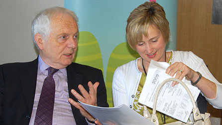 Syr Emyr Jones Parry ac Efa Gruffudd Jones