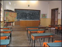 Continuă greva profesorilor