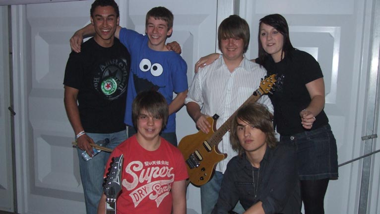 Nos Lun yn yr Eisteddfod - Brwydr y Bandiau