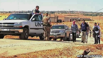 Imagen de un video de la Mision de supervisión en Siria de Naciones Unidas(UNSMIS) visitando la población de Al Kubeir, en Hama. 