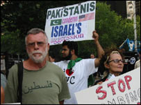 اس مظاہرے کا انتظام امریکہ کی کئی عرب، فلسطینی، لبنانی اور جنگ مخالف تنظیموں نے مل کر کیا تھا