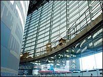 Curve inside - photo by Richard Brine