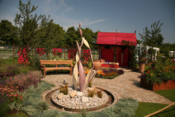 The LOROS Garden of Light and Reflection, with Rebecca Newnham sculpture, Hampton Court Palace Flower Show 2011