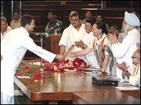  सोनिया गांधी और राहुल गांधी