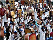 जमा हुए गिटारवादक