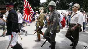 参拜靖国神社 