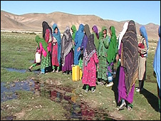 نمایی از فیلم "خشکسالی در هزاره جات"