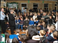 Ashton Hayes köyü sakinleri 